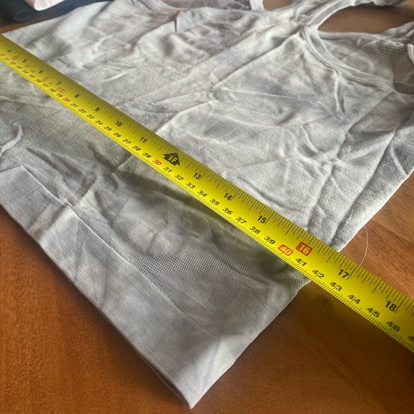 Lululemon Swiftly Tech Racerback 2.0 - Picture 7 of 8